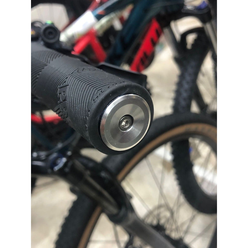 Par Tapones Aluminio Con Bloqueo Manubrio Bicicleta Plata